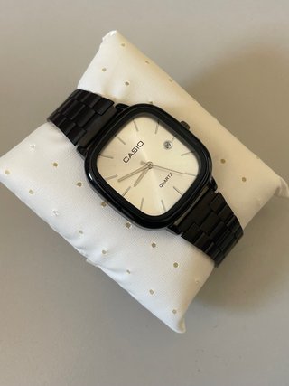 Reloj Casio Vintage Negro Con Dial Plateado