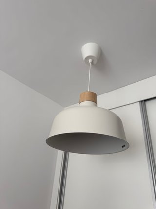 Lámpara colgante IKEA BUNKEFLO madera y metal