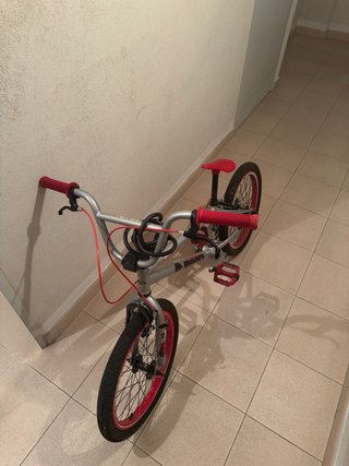 Bicicleta BMX para niño