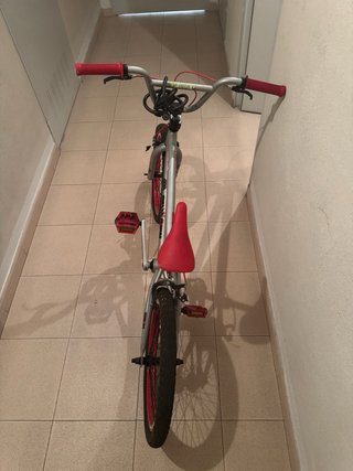 Bicicleta BMX para niño