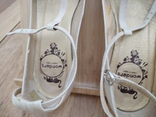 Zapatos Wonders beige mujer vintage. De piel.