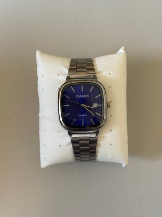 Reloj Casio Vintage Plateado y Azul Marino