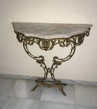 Mesa y espejo antiguos de bronce y mármol
