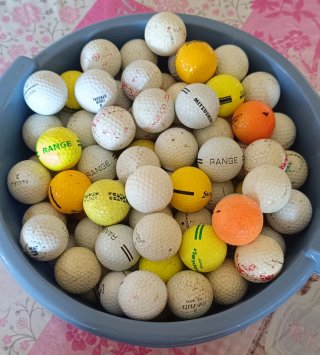 Lote 127 pelotas golf usadas (5,8kg)