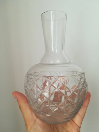 Jarra de cristal tallado