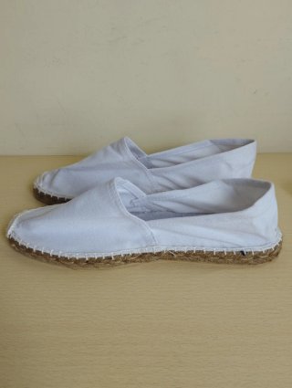 Alpargatas blancas