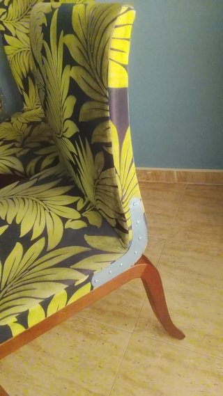 Sillas de madera con tapizado floral