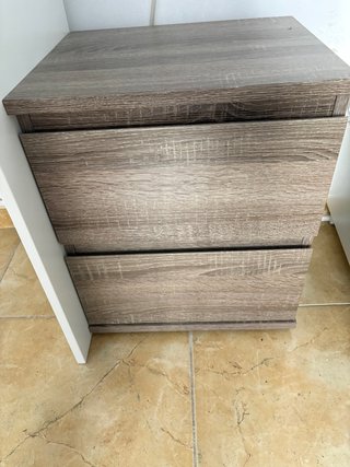 Comodino in legno e plastica