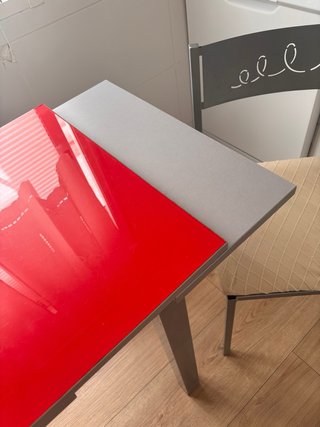 Mesa de cocina y sillas