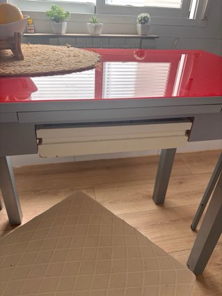 Mesa de cocina y sillas