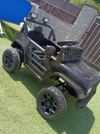 Coche eléctrico infantil todoterreno