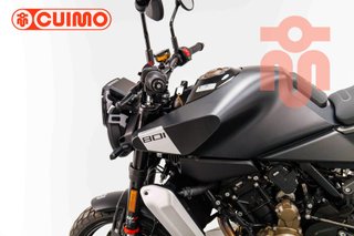 HUSQVARNA SVARTPILEN 801