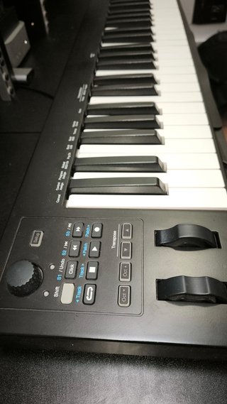 Controlador MIDI Nektar Impact GX61