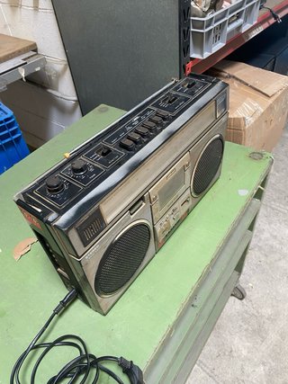 Radiocasete Sanyo M4200K Años 70