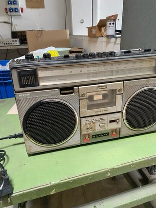 Radiocasete Sanyo M4200K Años 70