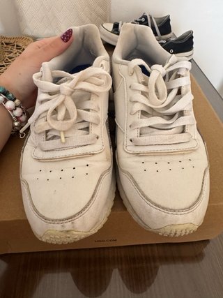 Zapatillas Reebok Blancas y Plateadas