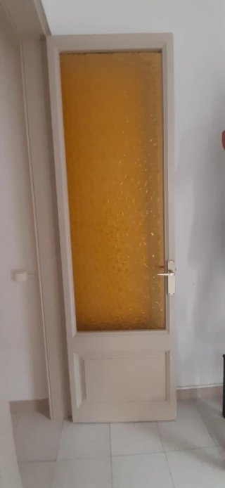 Puerta antigua madera y cristal ámbar. 238x72cm