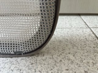 Barandilla Cama Safety 1st, muy pequeño descosido.