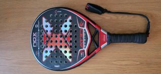 Pala pádel Nox AT10 18K 2023