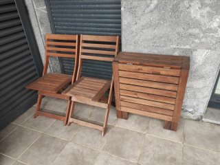 Mesa y sillas madera exterior