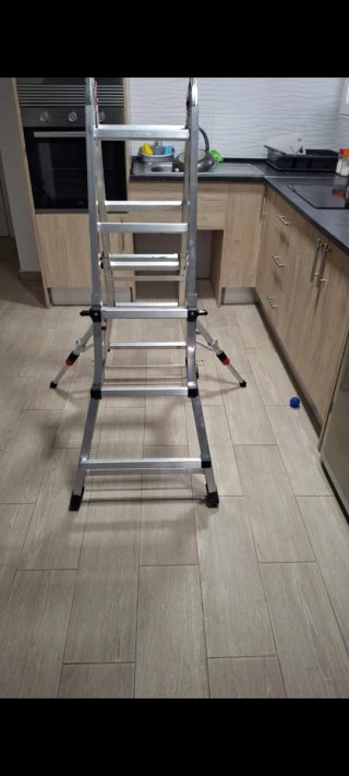 Escalera aluminio multifuncional homologada