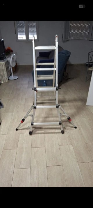 Escalera aluminio multifuncional homologada