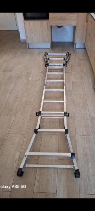 Escalera aluminio multifuncional homologada
