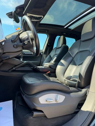 Porsche Cayenne 2012