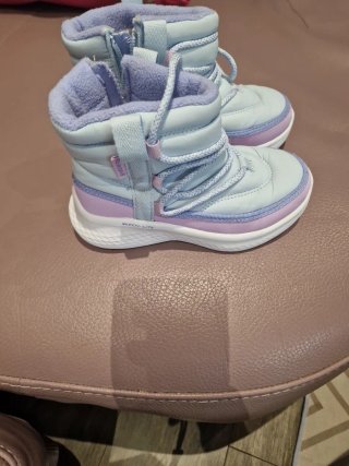 Botas Skechers Niña Talla 26 Solo 2 puestas