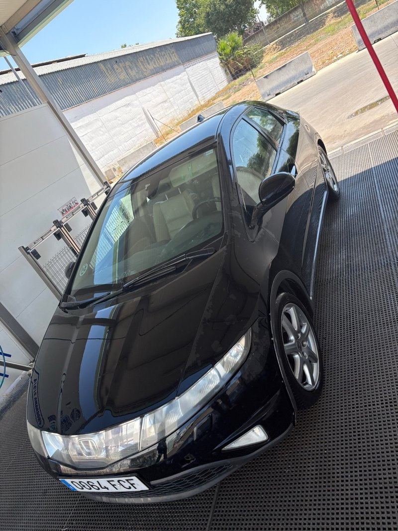 Honda Civic 2005 - foto 1