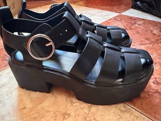 Sandalias cangrejeras negras mujer