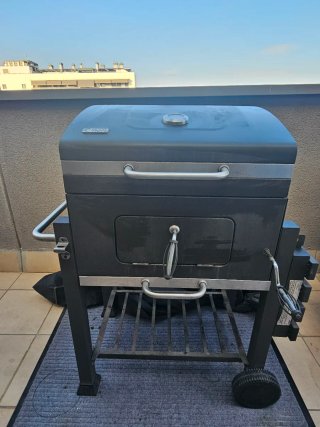 Barbacoa de carbón negra