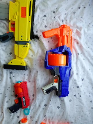 Lote 7 Pistolas Nerf + cargador extra