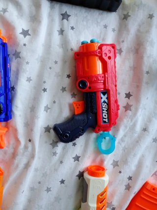 Lote 7 Pistolas Nerf + cargador extra