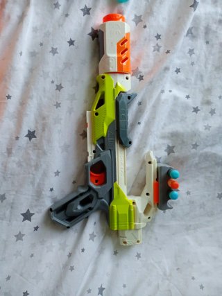 Lote 7 Pistolas Nerf + cargador extra