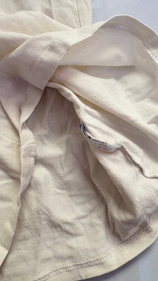 Camiseta Guess Blanca Logo Triángulo