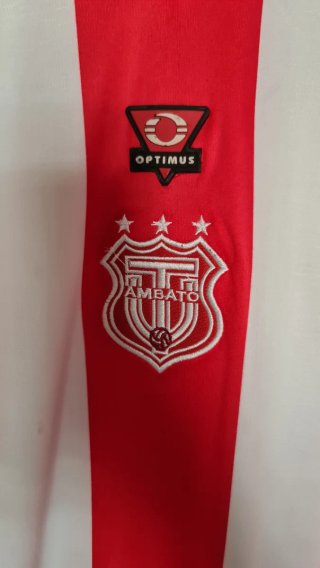 Camiseta deportiva Optimus roja y blanca