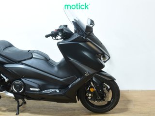 YAMAHA TMAX 560 (SOPORTE + TOP CASE +300&euro;)