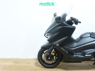 YAMAHA TMAX 560 (SOPORTE + TOP CASE +300&euro;)
