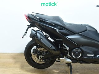YAMAHA TMAX 560 (SOPORTE + TOP CASE +300&euro;)