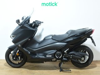 YAMAHA TMAX 560 (SOPORTE + TOP CASE +300&euro;)