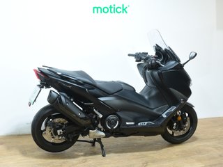YAMAHA TMAX 560 (SOPORTE + TOP CASE +300&euro;)