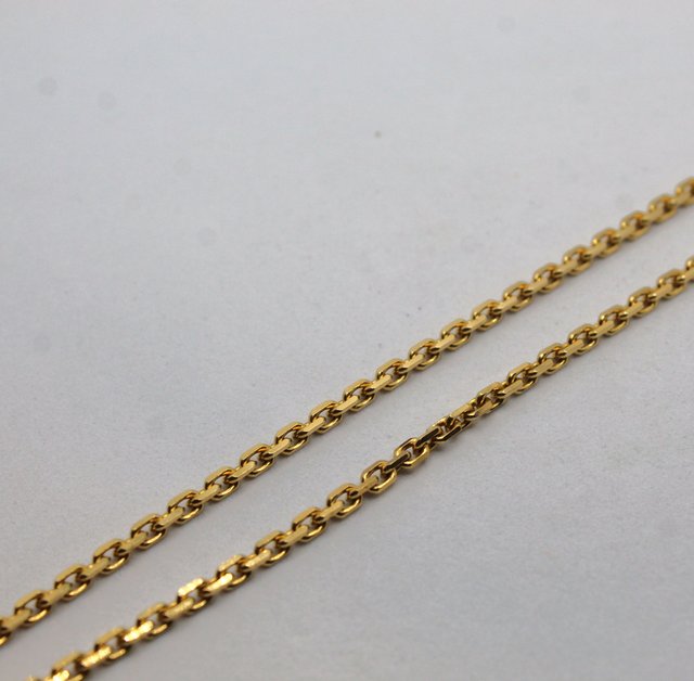 Cadena de oro de 18k. Peso: 17.82 gr.