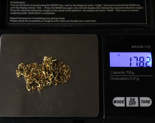 Cadena de oro de 18k. Peso: 17.82 gr.
