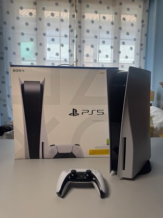 Consola PS5 Estándar blanca con lector.