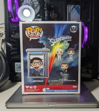 Funko Pop! Superman #558 Deluxe Special Edition 6"