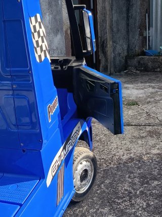 Camión Infantil Mercedes Actros Azul