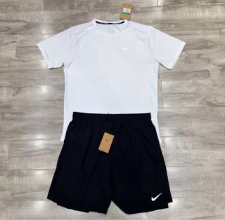 Conjunto deportivo Nike en muy buen estado.  C