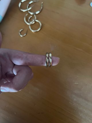 Conjunto de aros dorados
