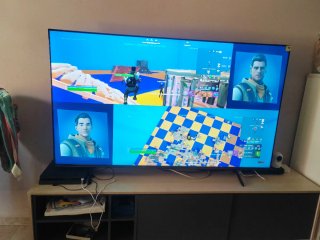 Smart TV negra 65 pulgadas